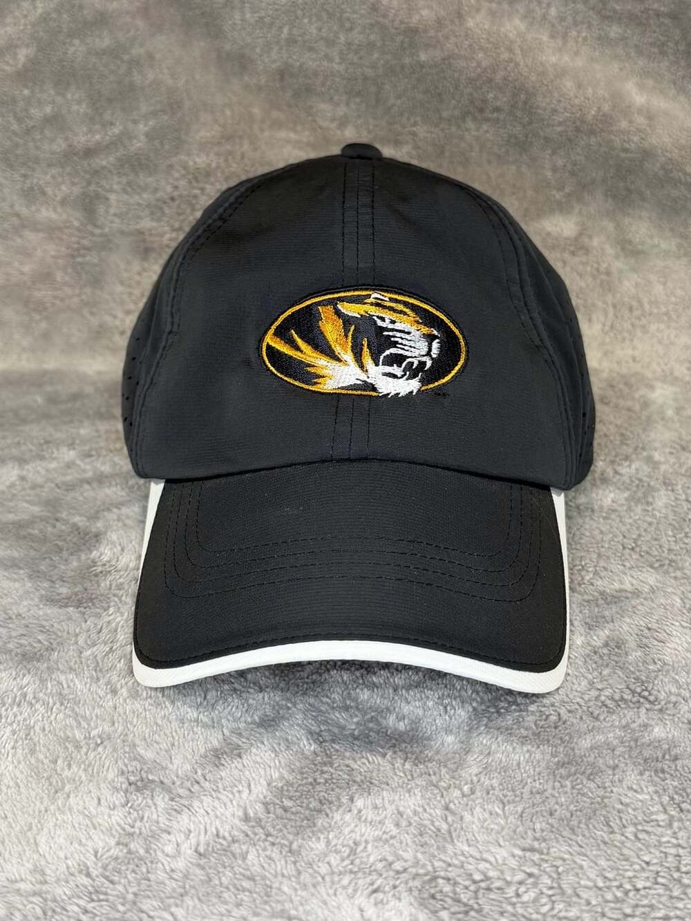 Nike Missouri Tigers Hat Cap Black Golf Performance Vented Strapback